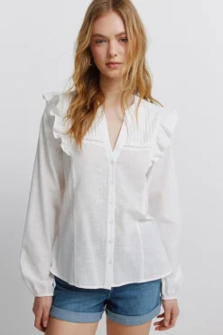 Blouse &agrave; volume et volants