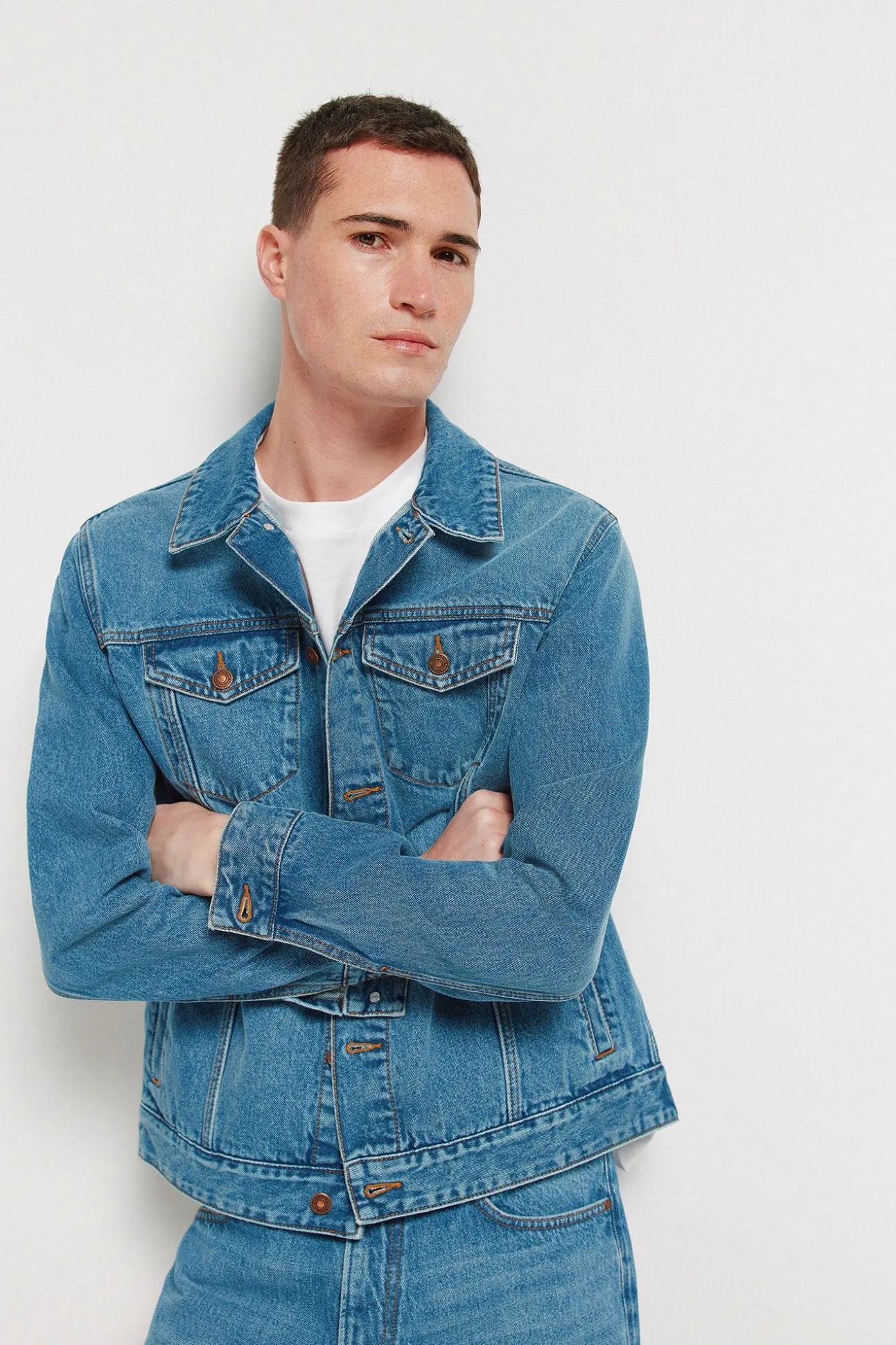 Blouson en denim délavé moyen foncé
