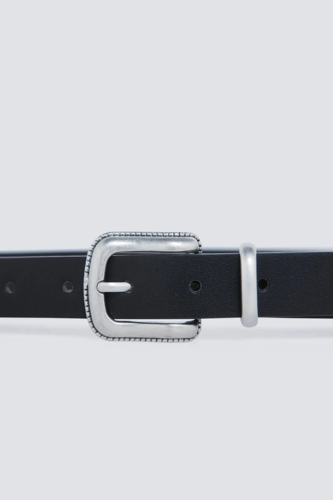 Ceinture à clous