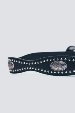 Ceinture de cow-boy clout&eacute;e