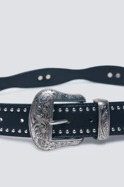 Ceinture de cow-boy clout&eacute;e
