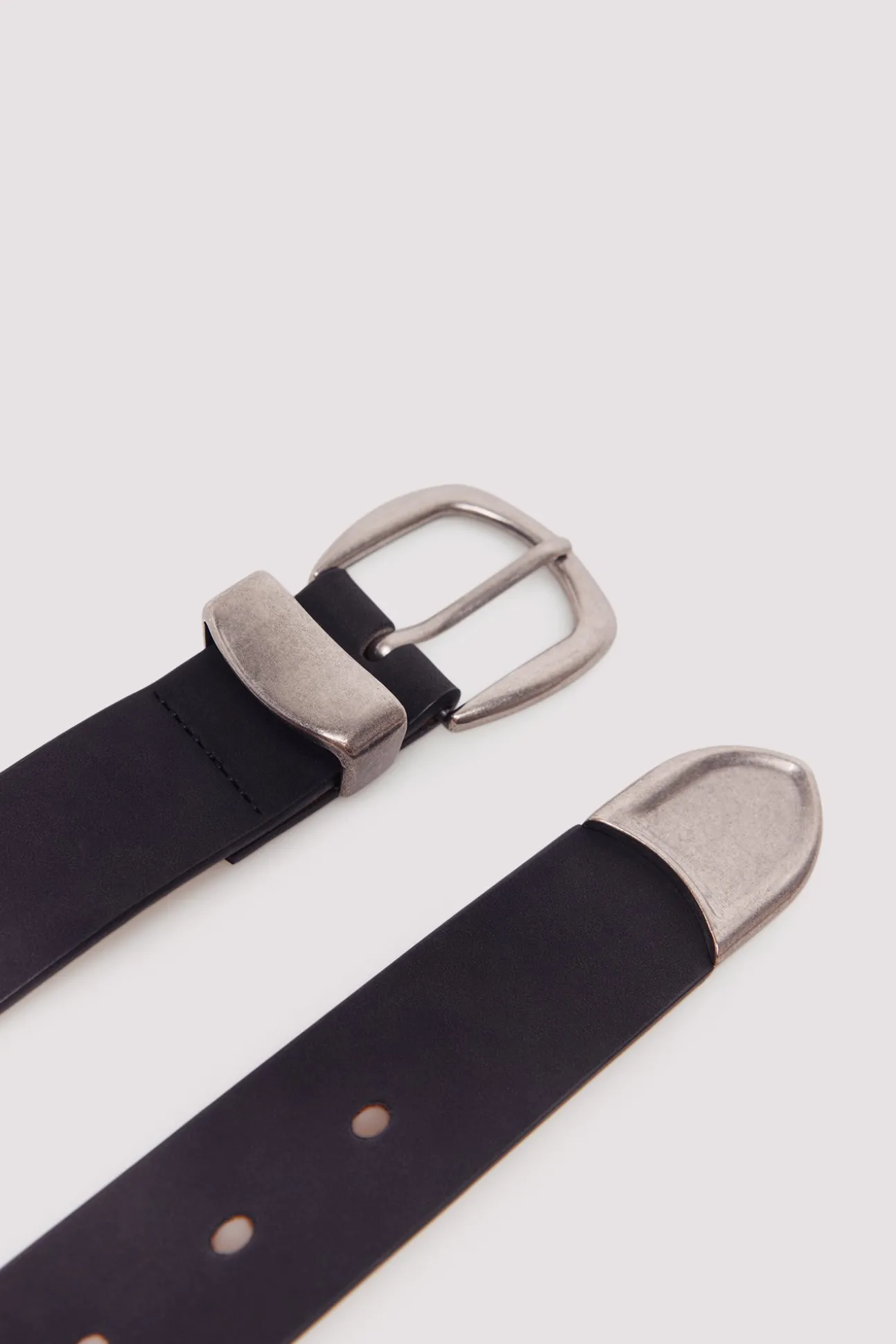 Ceinture effet cuir avec pointe en métal