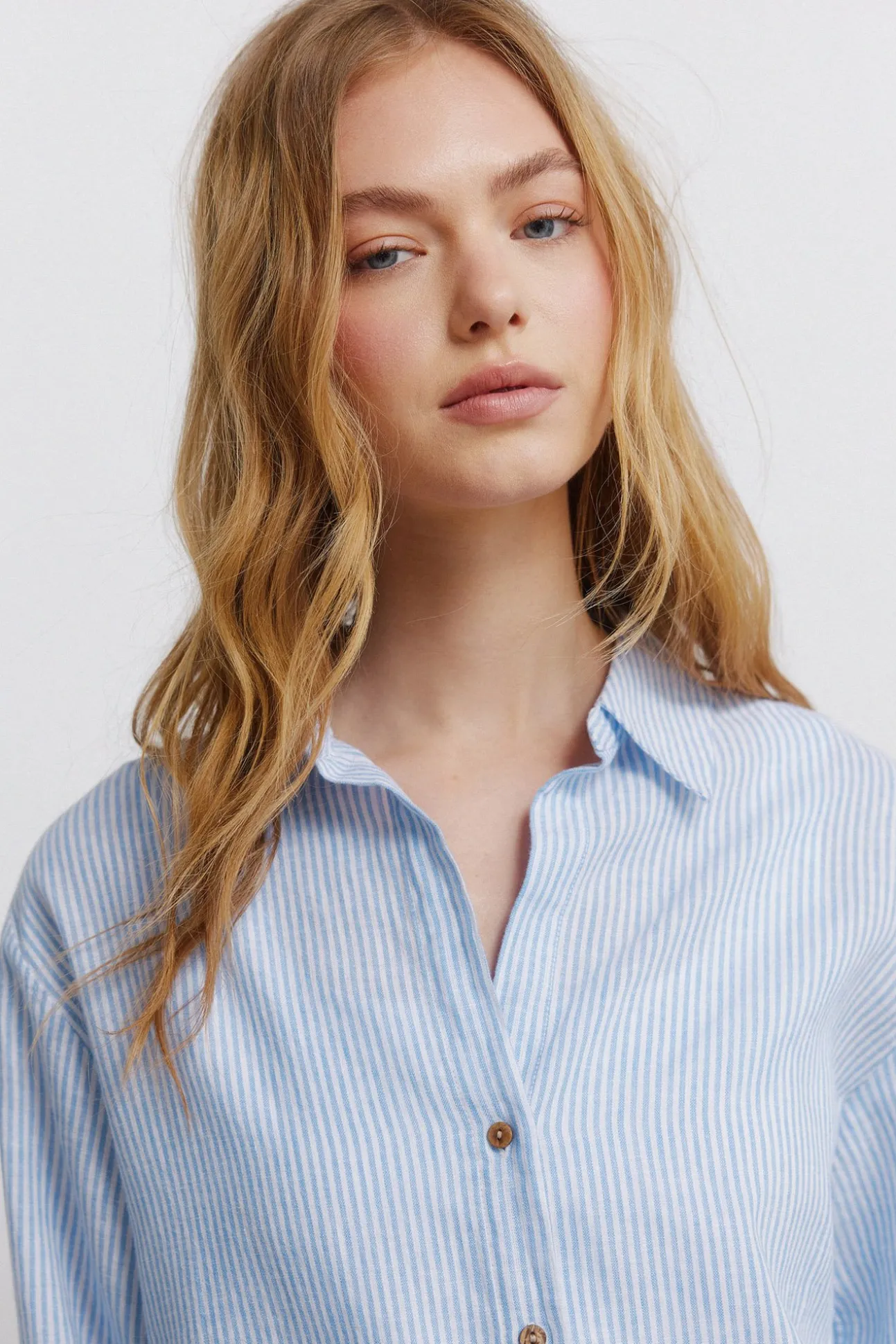 Chemise col en V en lin