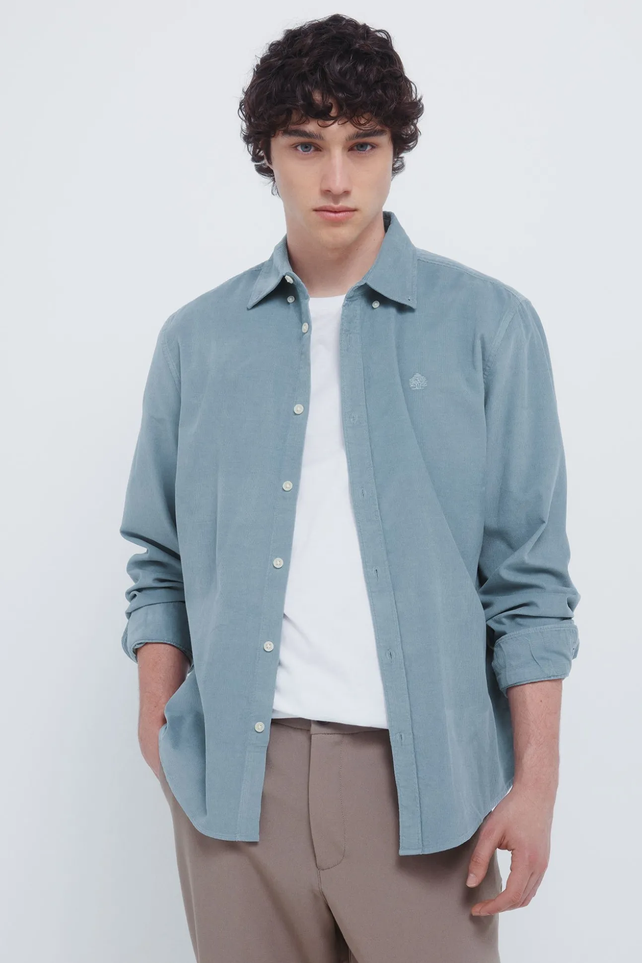 Chemise en micro velours côtelé côtelé