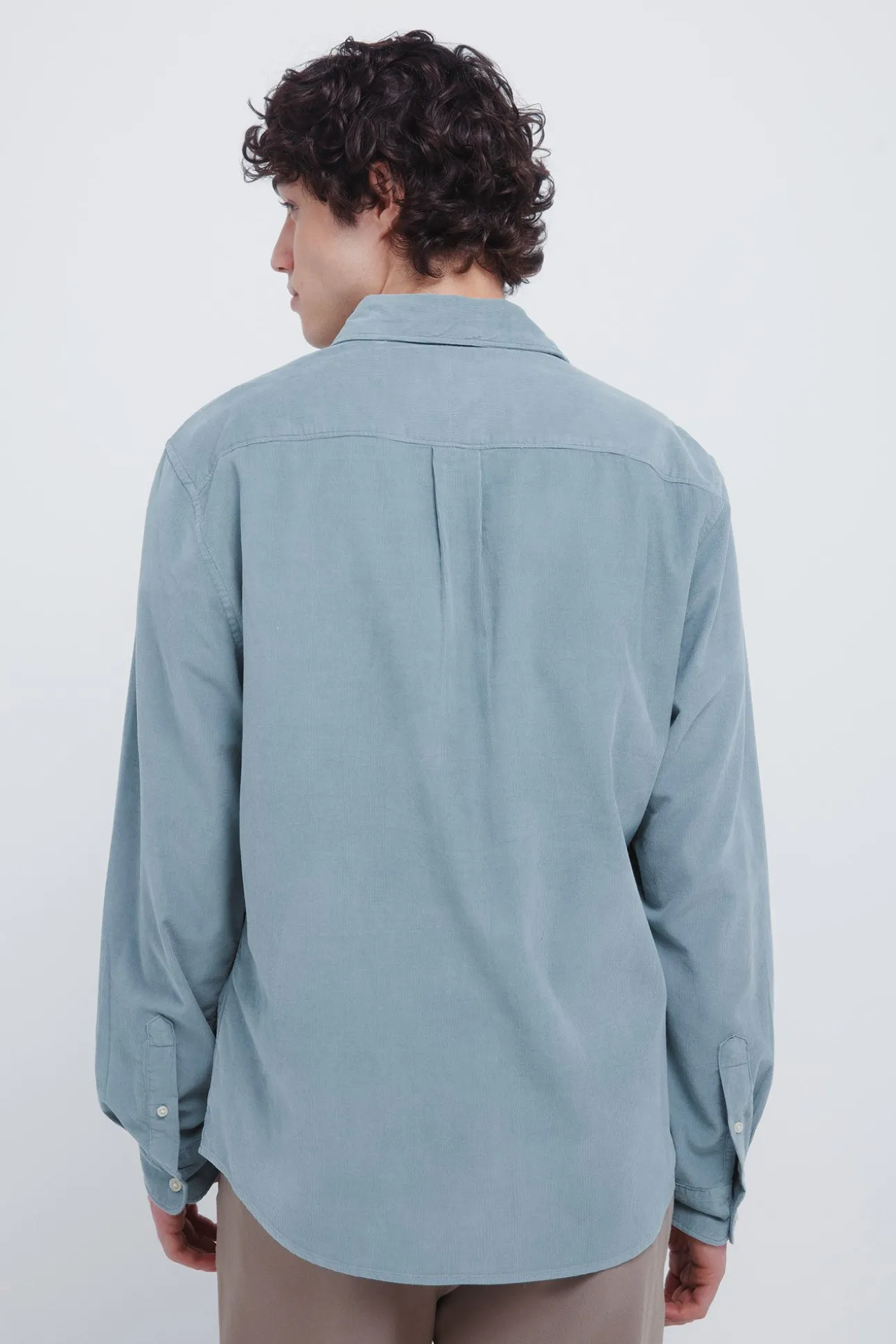 Chemise en micro velours côtelé côtelé