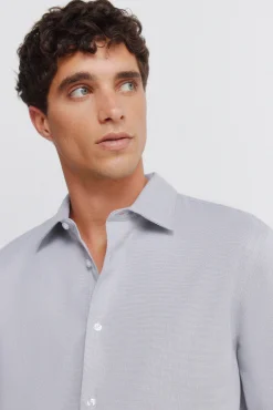 Chemise habill&eacute;e &agrave; la structure facile d'entretien