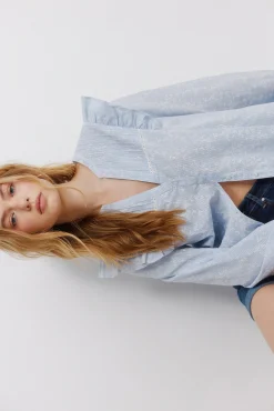 Chemise romantique &agrave; volants
