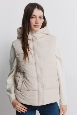 Gilet matelassé avec capuche