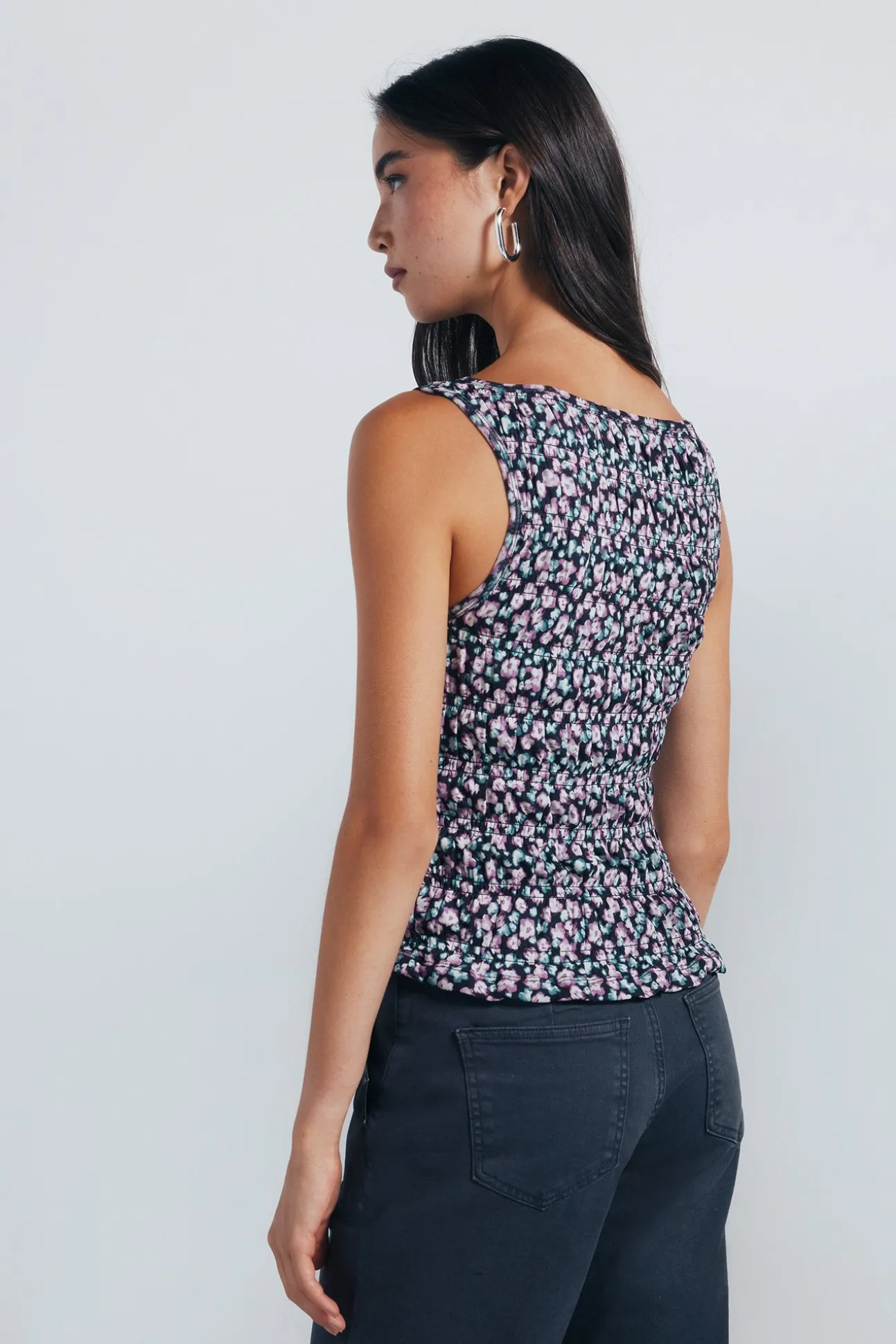 Haut ajusté à fleurs