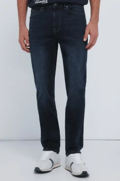Jean slim bleu tr&egrave;s fonc&eacute;