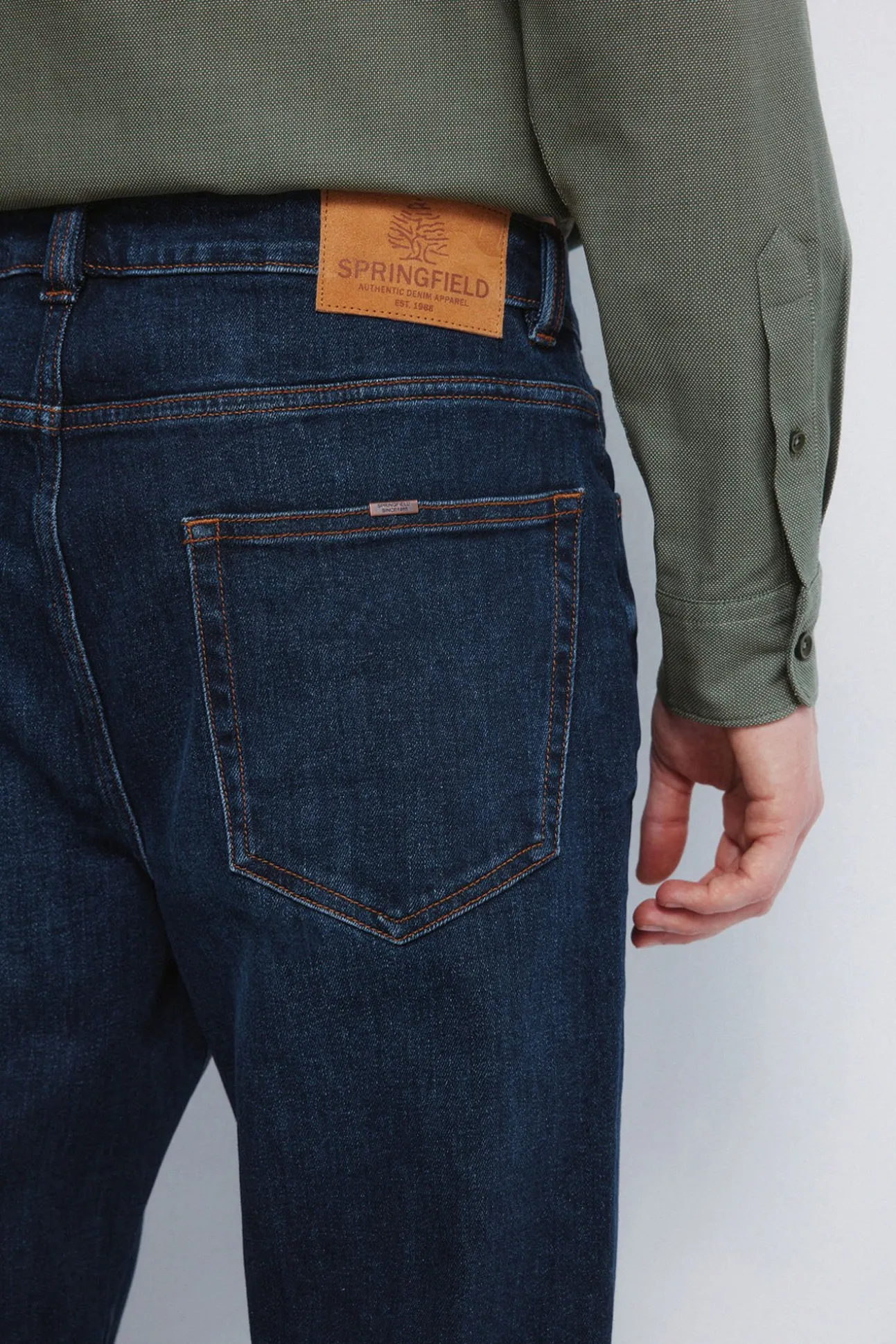 Jeans coupe droite délavé foncé
