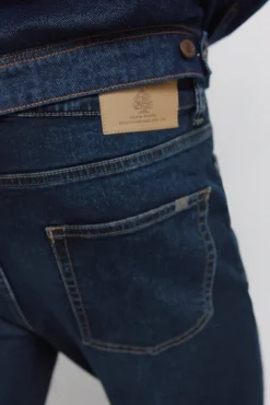 Jeans d&eacute;lavage fonc&eacute; slim fit