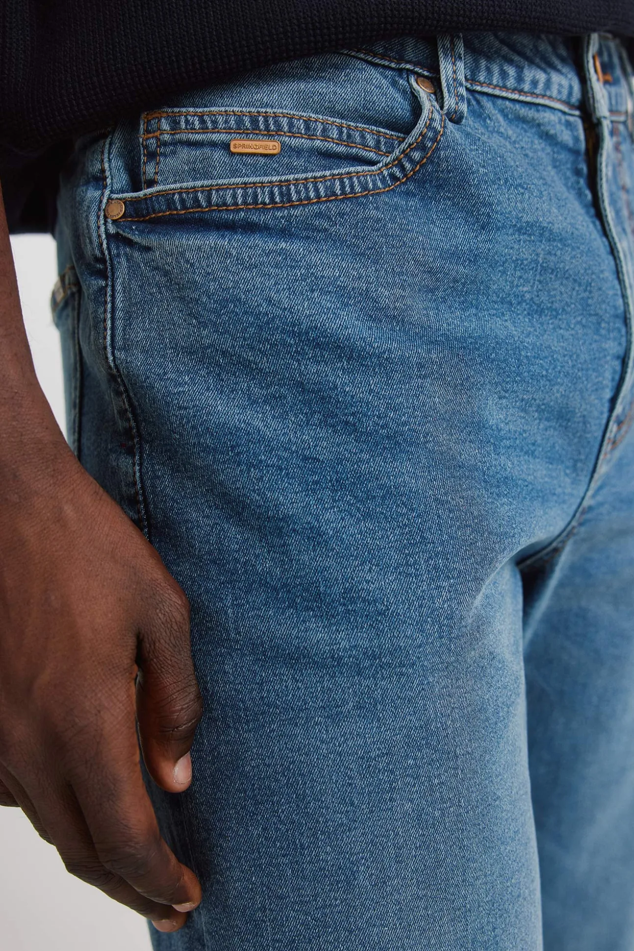 Jeans délavage moyen foncé coupe skinny