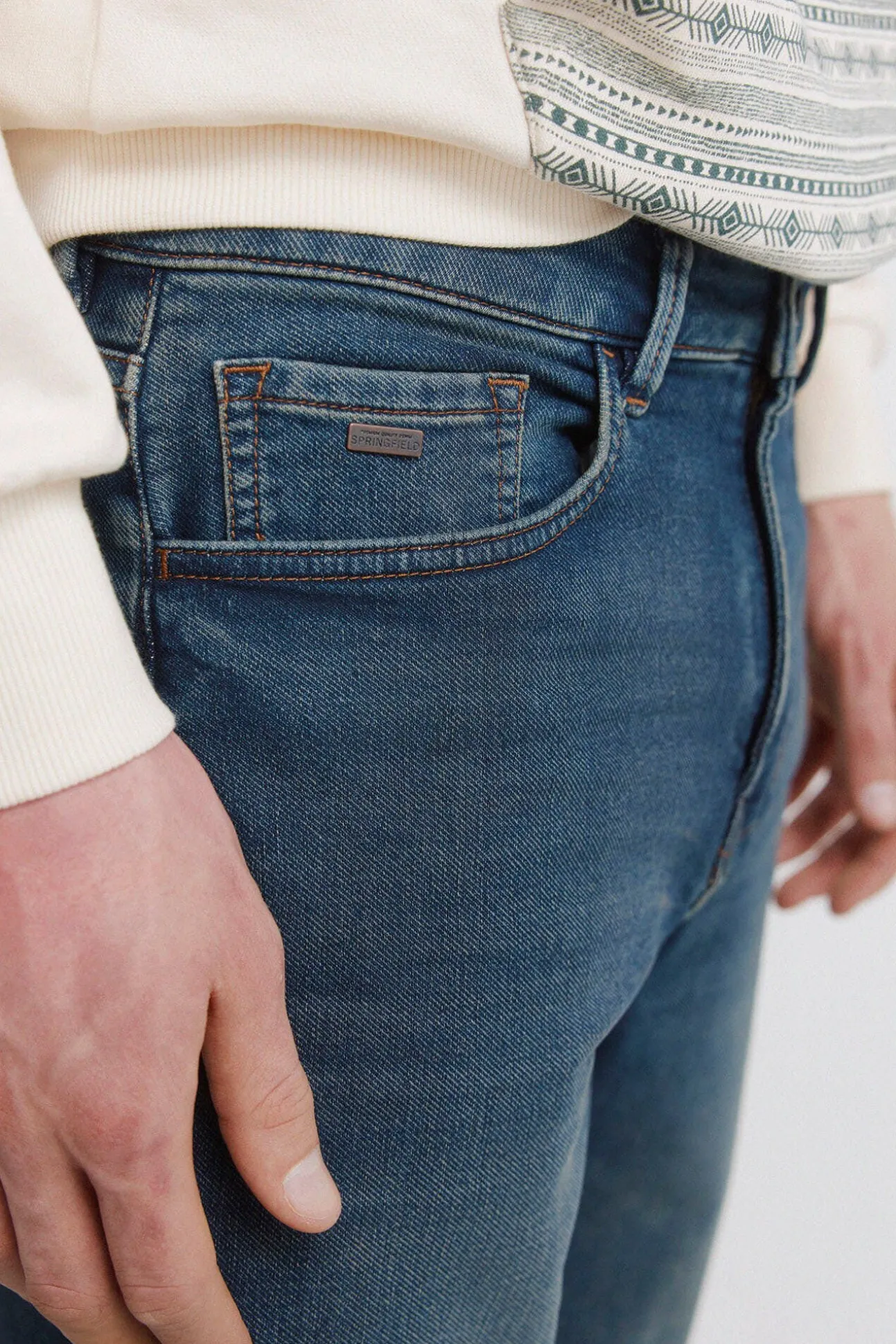 Jeans en knit denim surteint coupe slim