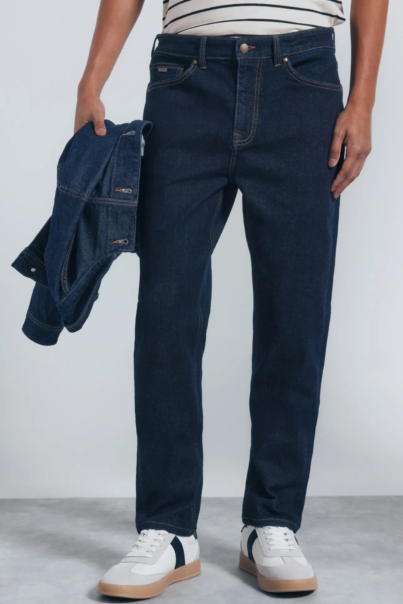 Jeans slim désencollé