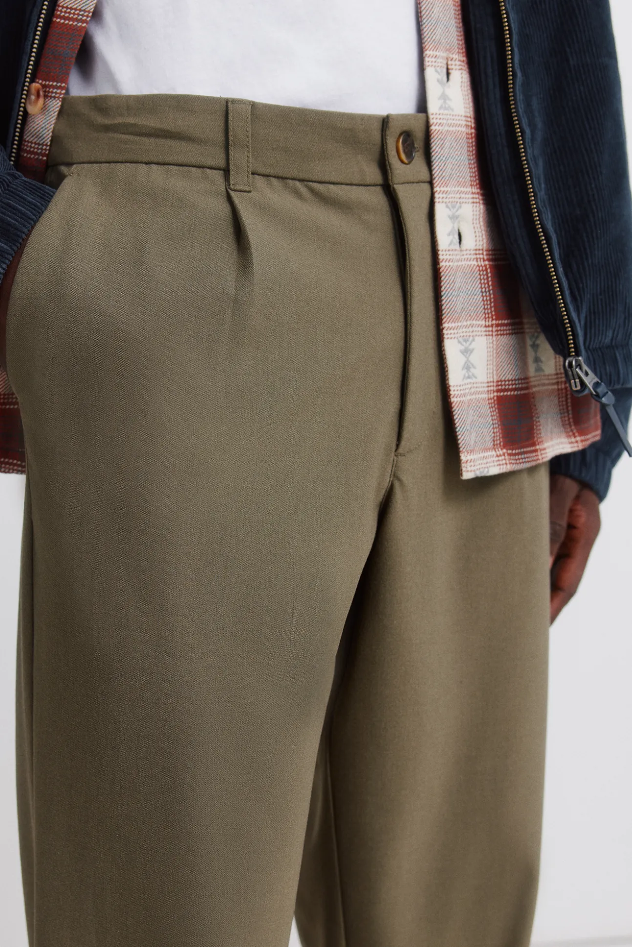 Pantalon confort plissé coupe décontractée