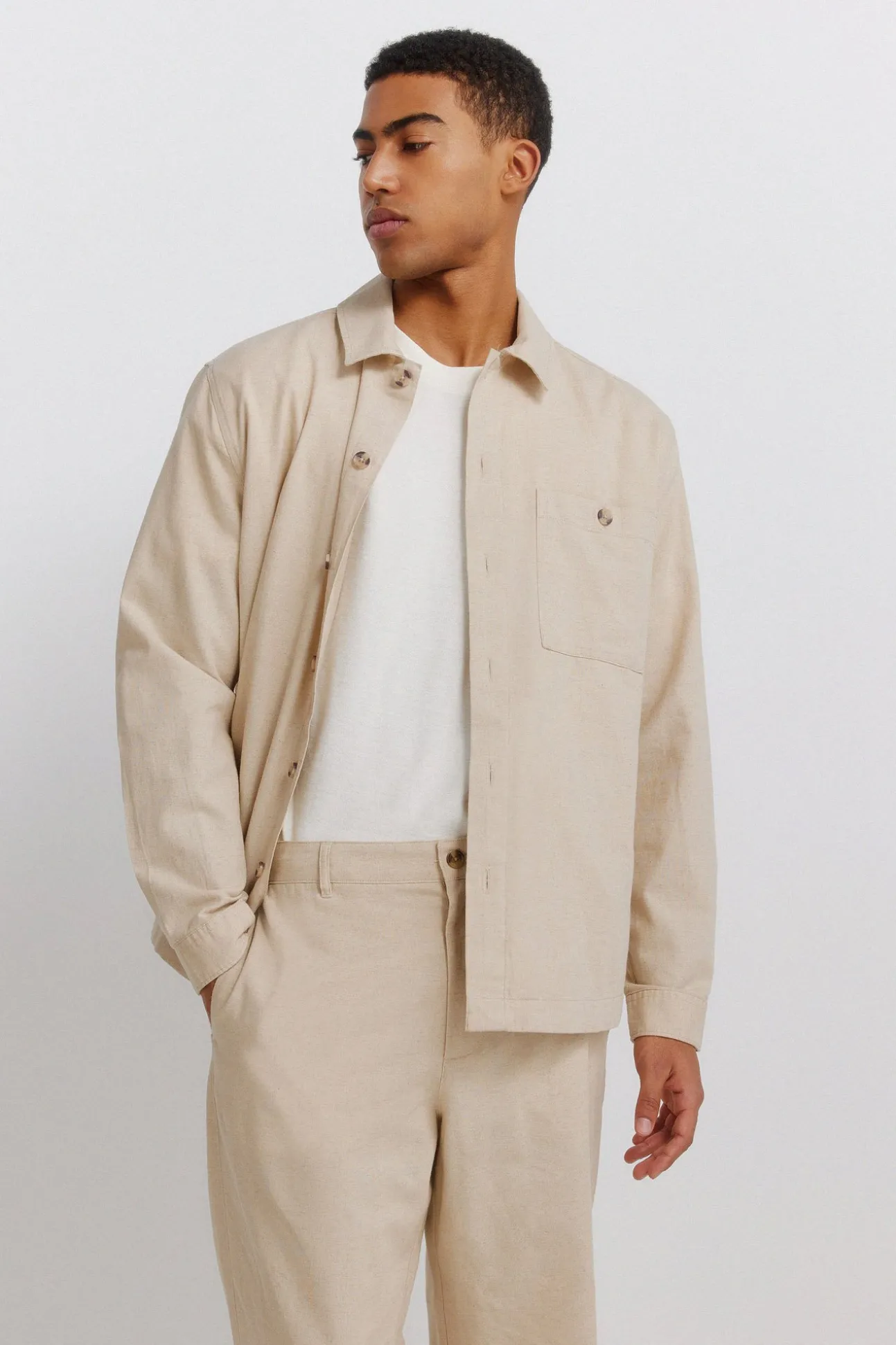 Pantalon coupe droite en lin