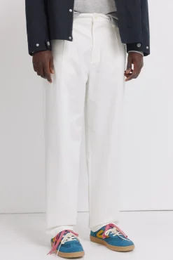 Pantalon droit &agrave; coupe d&eacute;contract&eacute;e