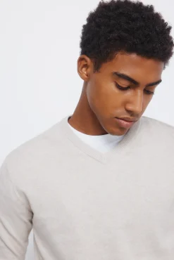 Pull basique &agrave; col en V