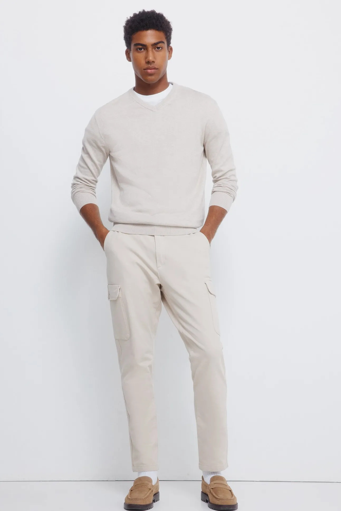 Pull basique à col en V
