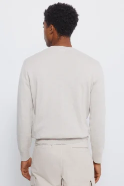 Pull basique à col en V