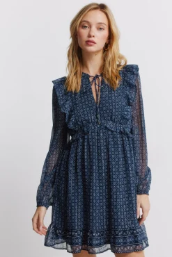Robe courte à manches longues à volants