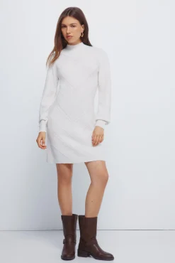 Robe courte en en maille torsadée