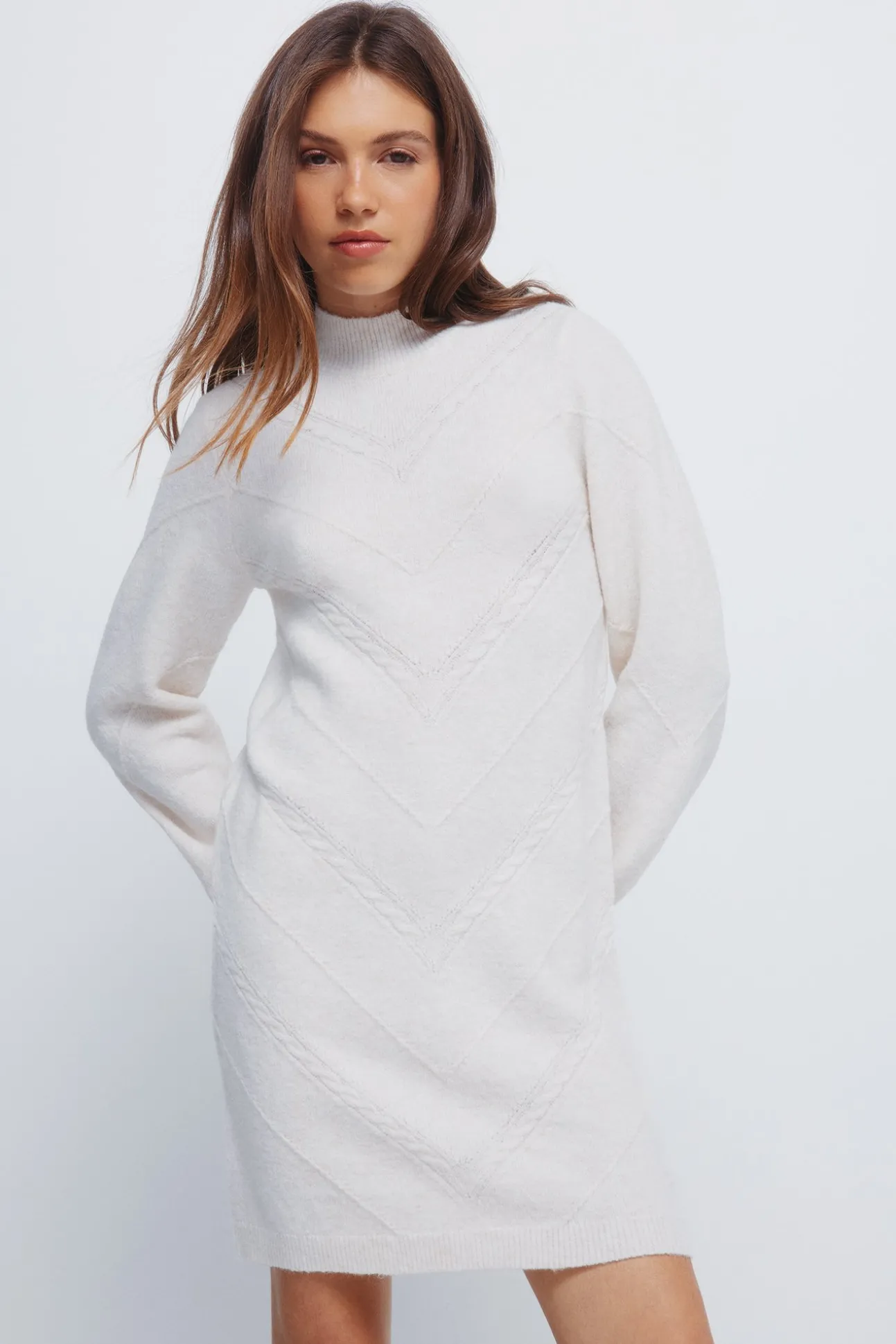 Robe courte en en maille torsadée