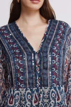 Robe courte en gaze &agrave; sequins