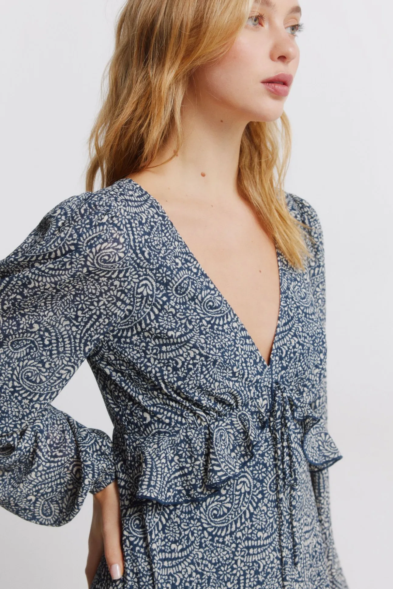 Robe midi à volant