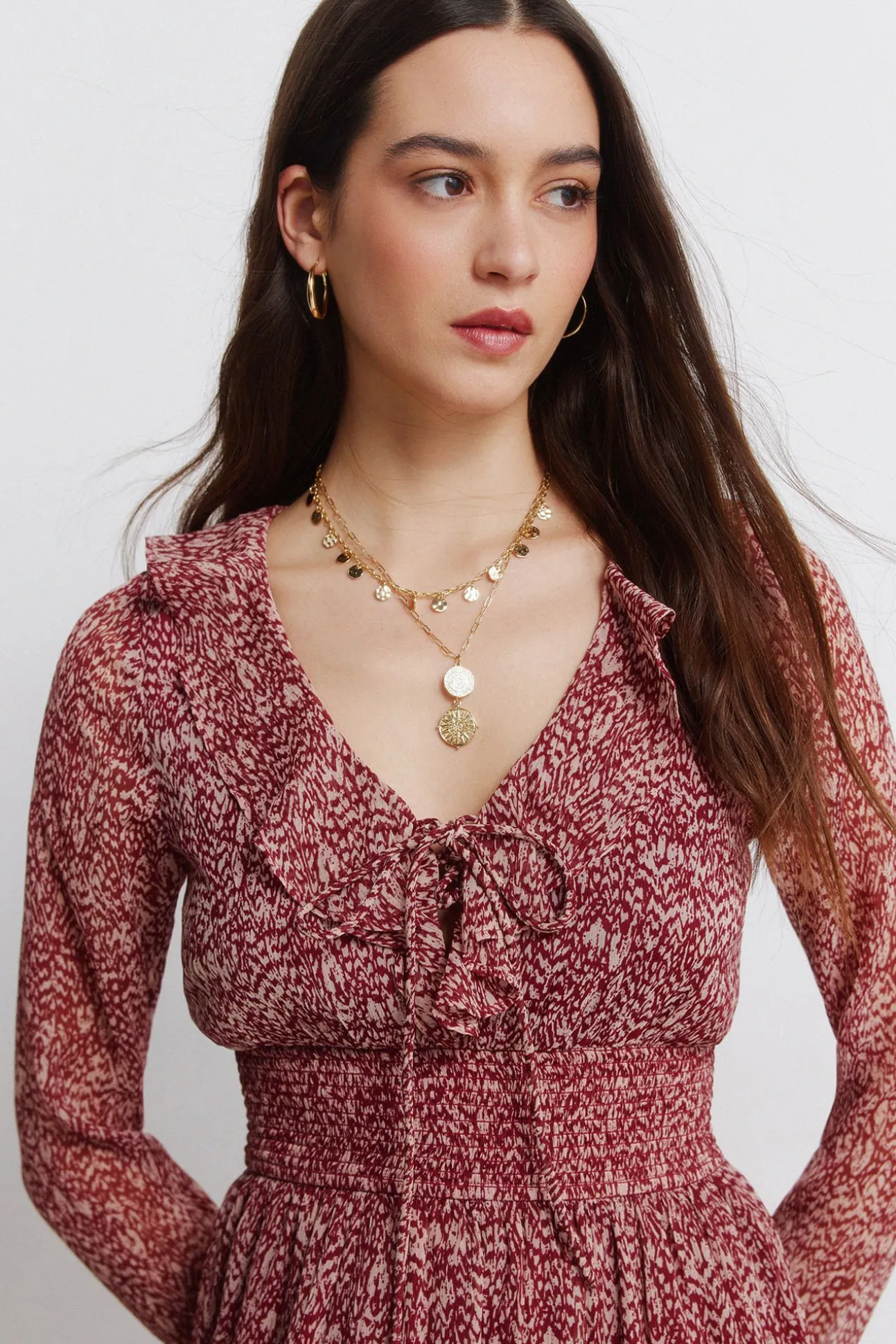Robe midi imprimé avec décolleté à volant