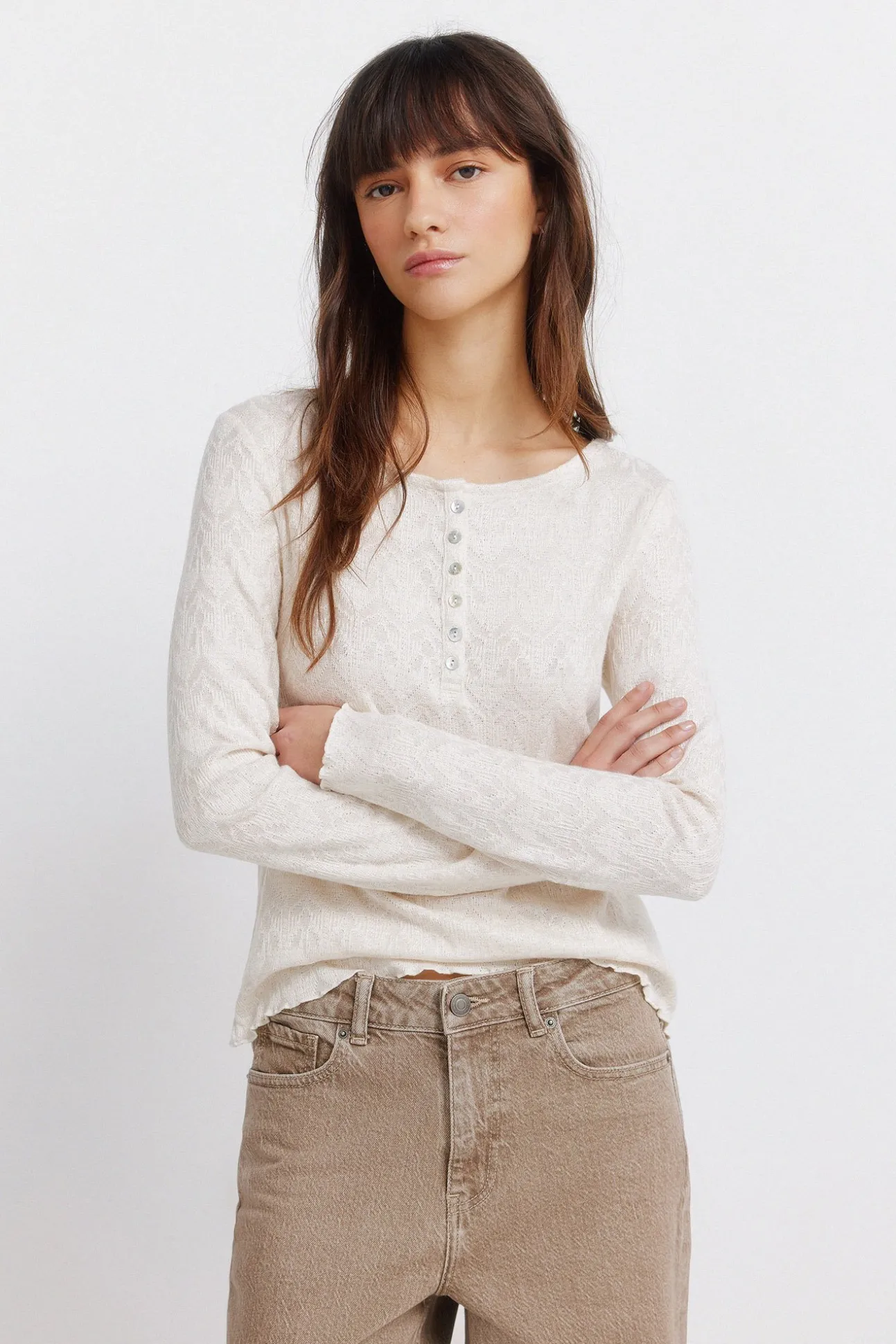 T-shirt à bords ondulés