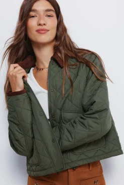 Veste courte matelassée avec col en velours côtelé