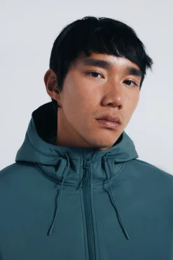 Veste softshell &agrave; capuche