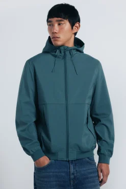 Veste softshell &agrave; capuche